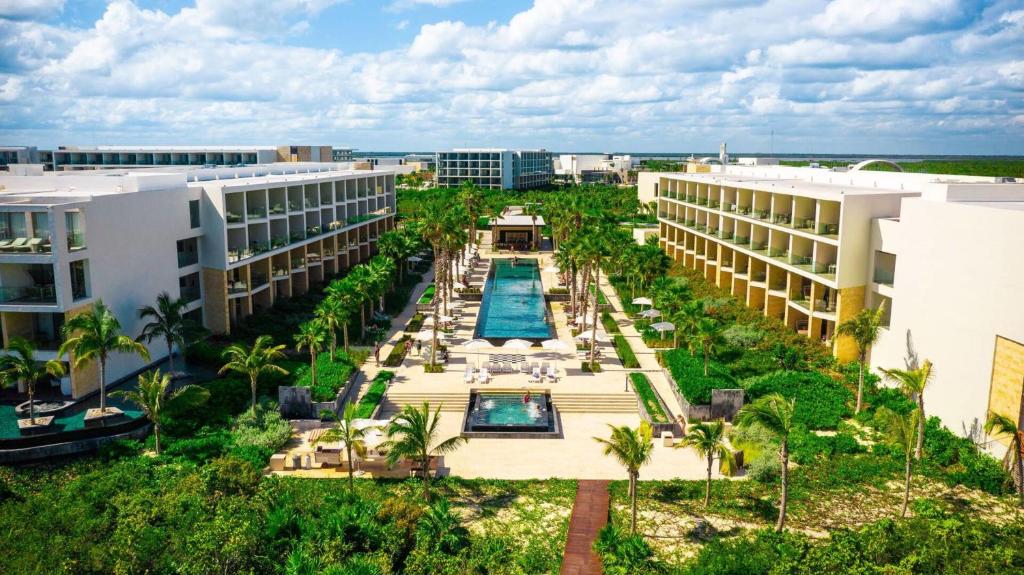 Family Selection at Grand Palladium Select