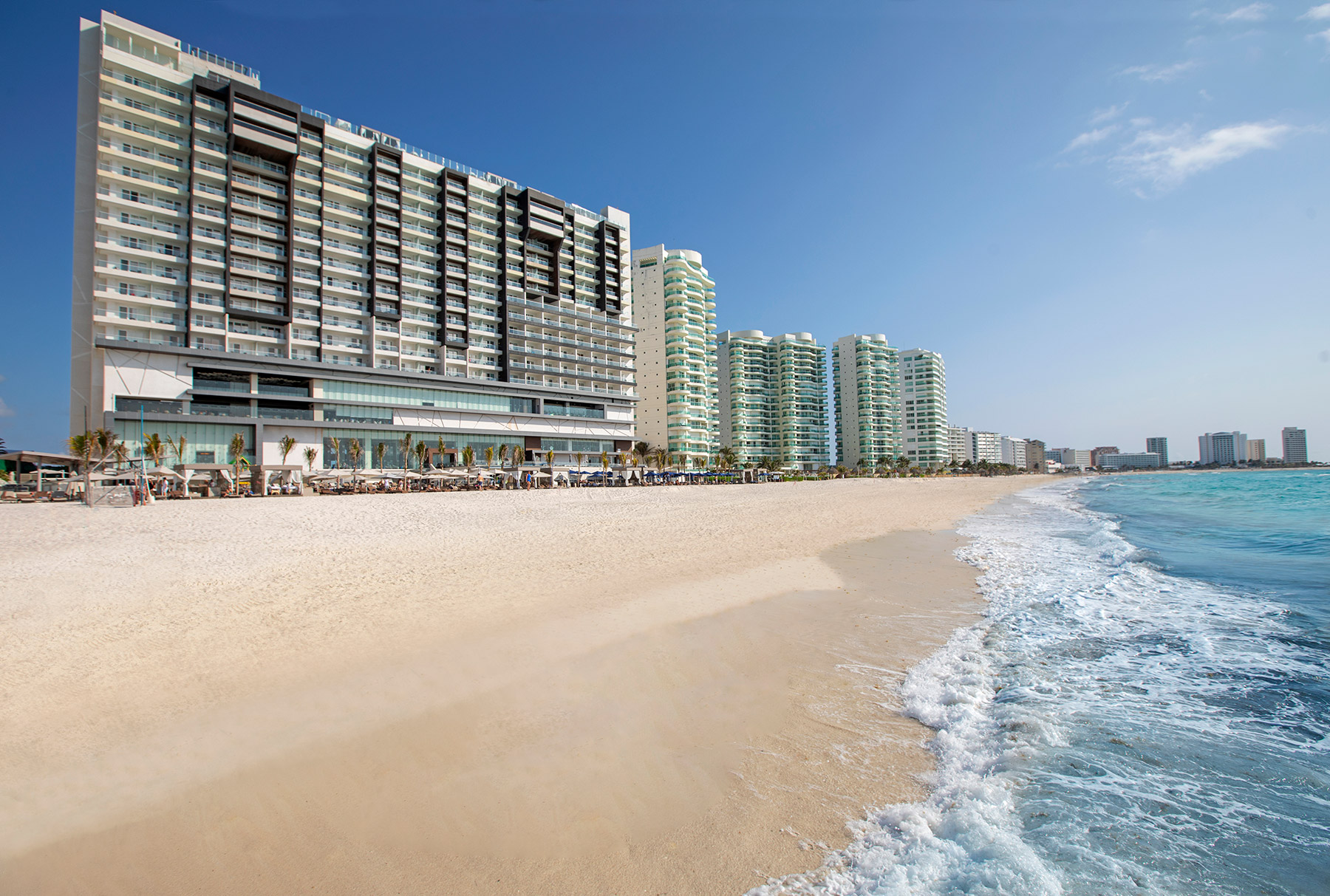 Royalton Chic Suites Cancun