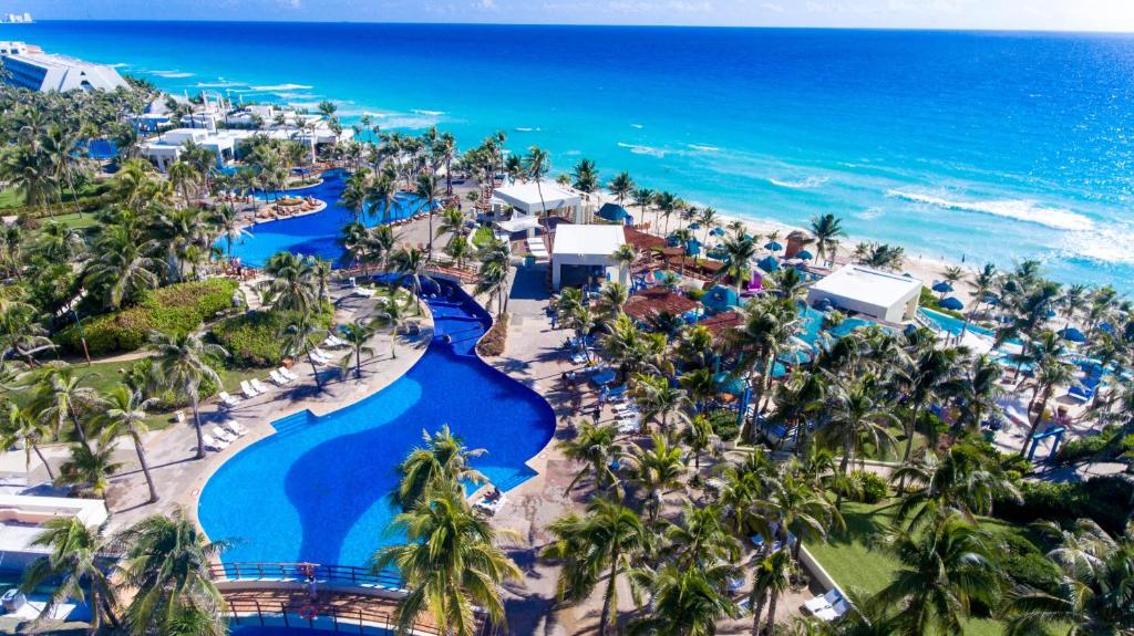 The Grand Oasis Cancun