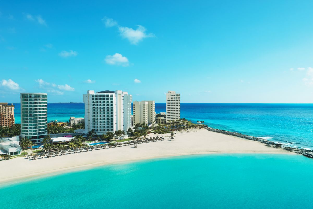 Krystal Grand Cancún
